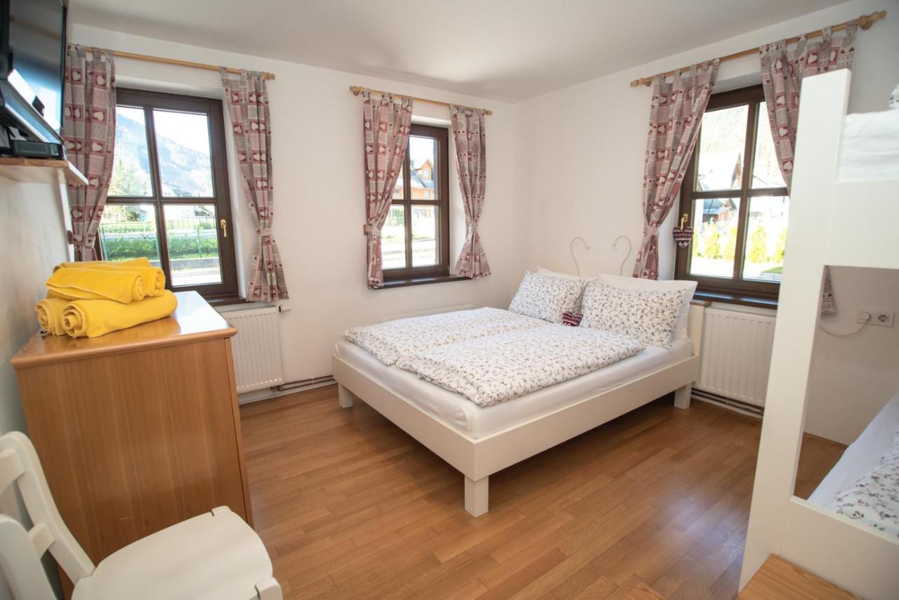 Pritlicni Apartma Hribovc Z Atrijem Kranjska Gora Exterior foto