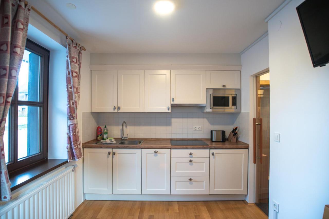 Pritlicni Apartma Hribovc Z Atrijem Kranjska Gora Exterior foto
