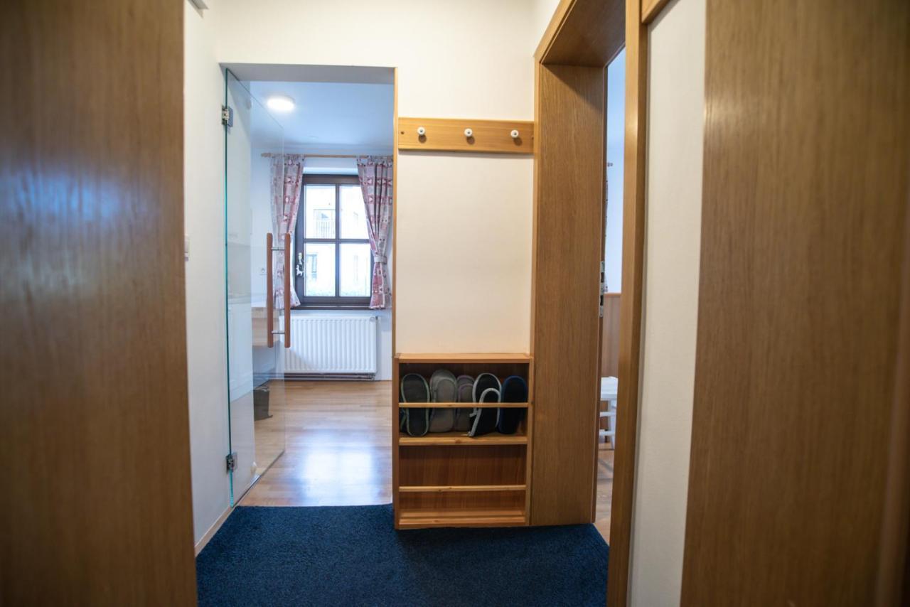 Pritlicni Apartma Hribovc Z Atrijem Kranjska Gora Exterior foto