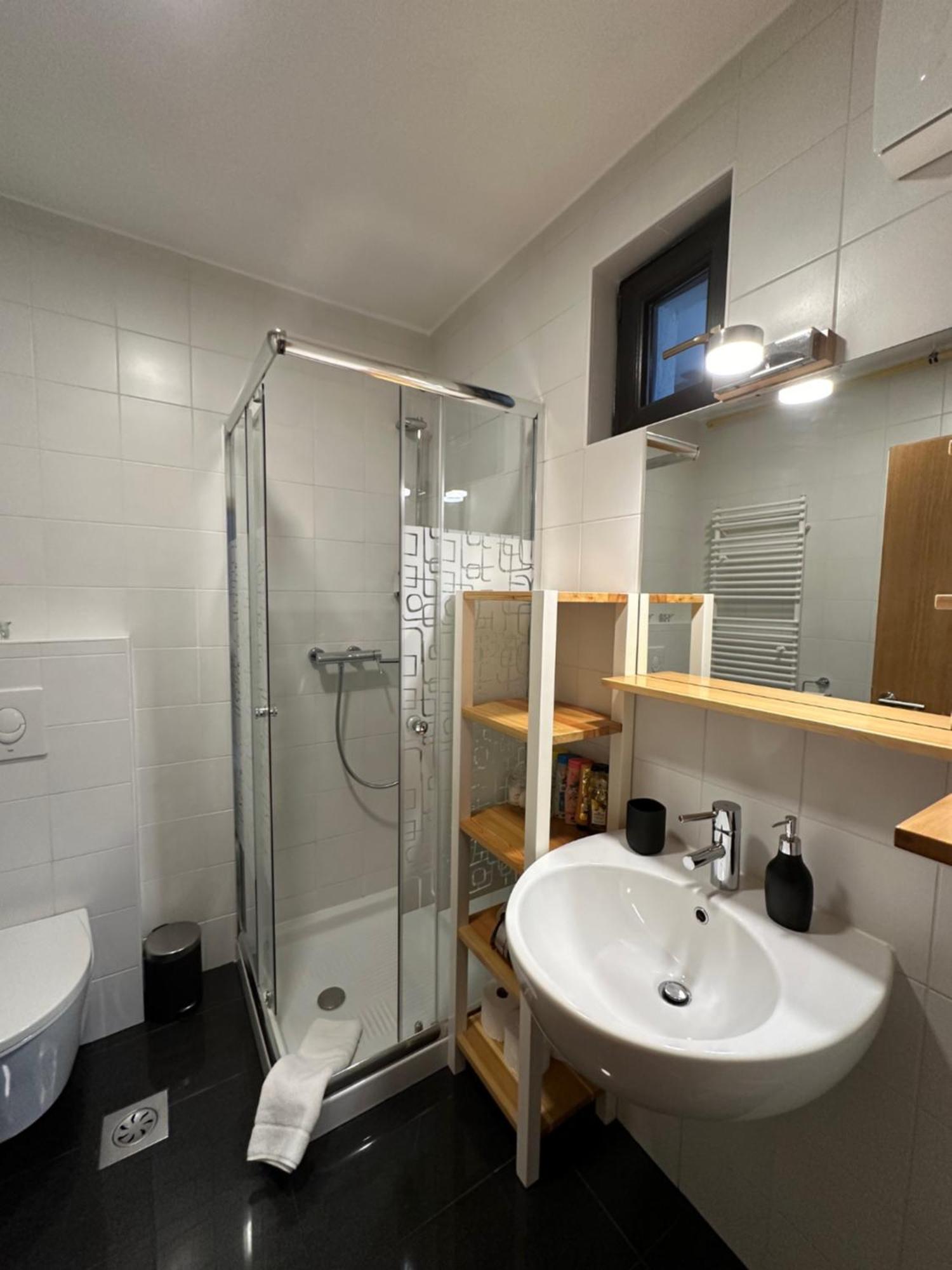 Pritlicni Apartma Hribovc Z Atrijem Kranjska Gora Exterior foto